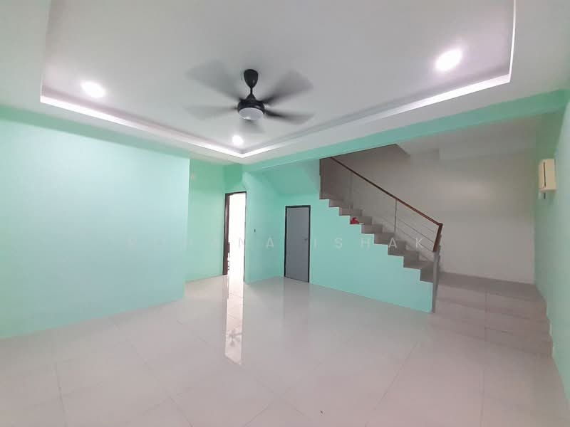 Rumah Teres untuk Disewa di Kuala Selangor (Selangor) - Rohana Ishak - Living Room - PropertyGuru.com.my