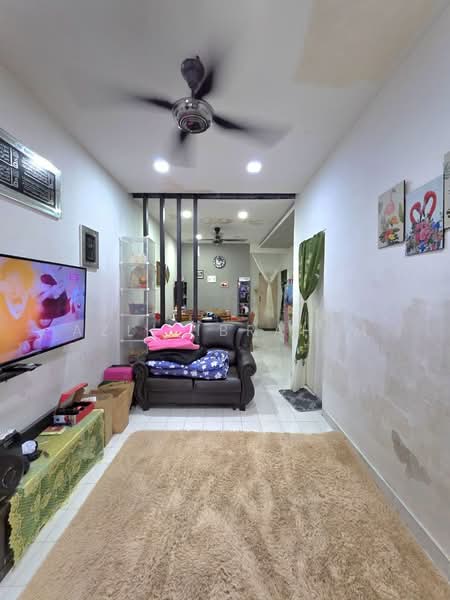 1-storey Terraced House for Sale in Seksyen 16 (Bangi) - Azli Ibrahim - Living Room - PropertyGuru.com.my