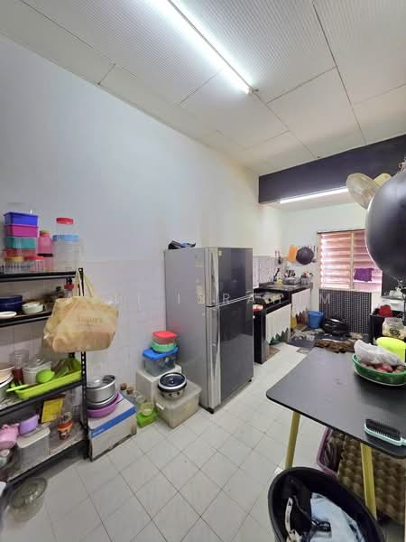 1-storey Terraced House for Sale in Seksyen 16 (Bangi) - Azli Ibrahim - Kitchen - PropertyGuru.com.my