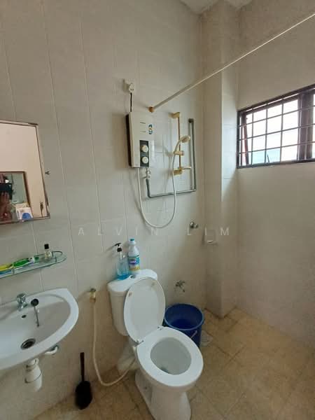 2-storey Terraced House for Sale in Bandar Bukit Tinggi 2 (Klang) - Alvin Lim - Bathroom - PropertyGuru.com.my