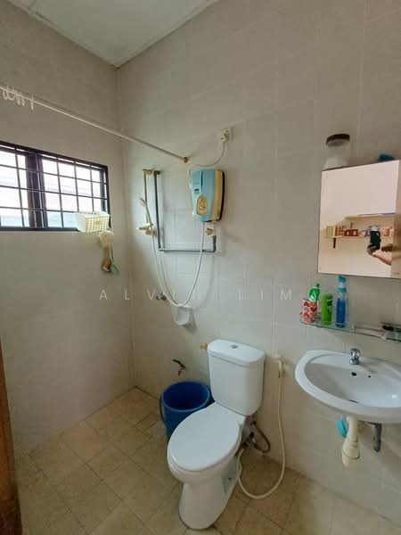 2-storey Terraced House for Sale in Bandar Bukit Tinggi 2 (Klang) - Alvin Lim - Bathroom - PropertyGuru.com.my