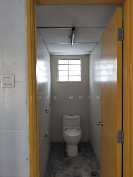 Shop for Rent in Seksyen 19 (Petaling Jaya) - Joey Wong - Bathroom - PropertyGuru.com.my