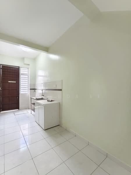 Rumah Teres 2-Tingkat untuk Dijual di Taman Setia Indah (Tebrau) - Melinda Ee - Kitchen - PropertyGuru.com.my