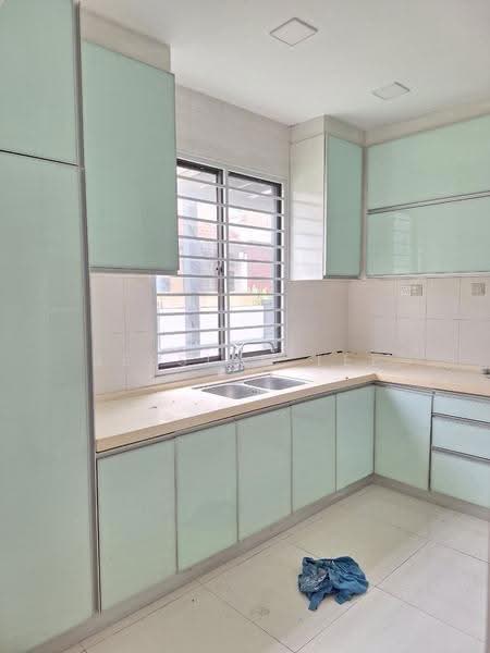 Semi-Detached House for Sale in Semenyih (Selangor) - Jesslyn Lee - Kitchen - PropertyGuru.com.my