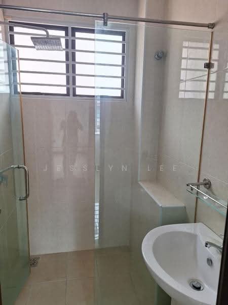Semi-Detached House for Sale in Semenyih (Selangor) - Jesslyn Lee - Bathroom - PropertyGuru.com.my