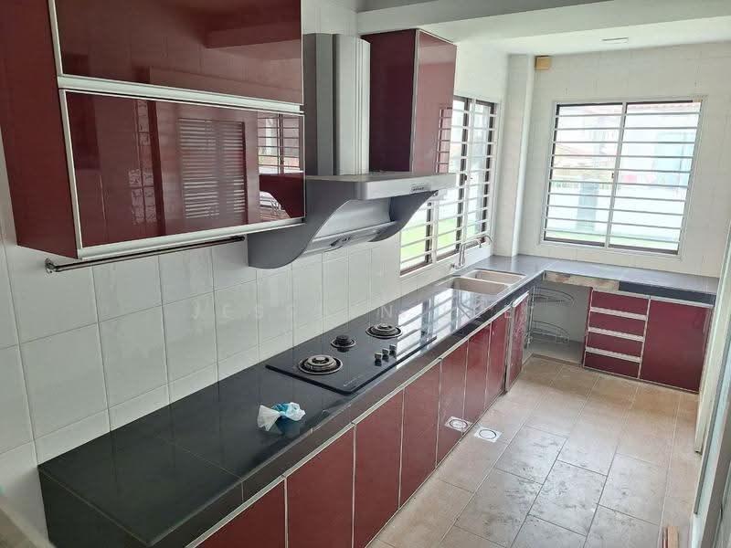 Semi-Detached House for Sale in Semenyih (Selangor) - Jesslyn Lee - Kitchen - PropertyGuru.com.my