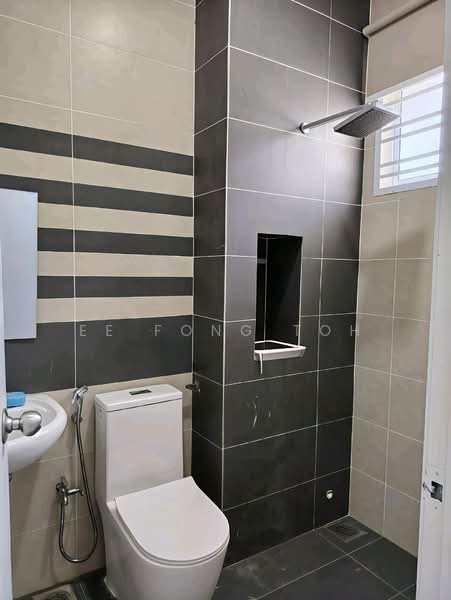 2-storey Terraced House for Sale in Bandar Seri Alam (Masai) - Ee Fong Toh - Bathroom - PropertyGuru.com.my