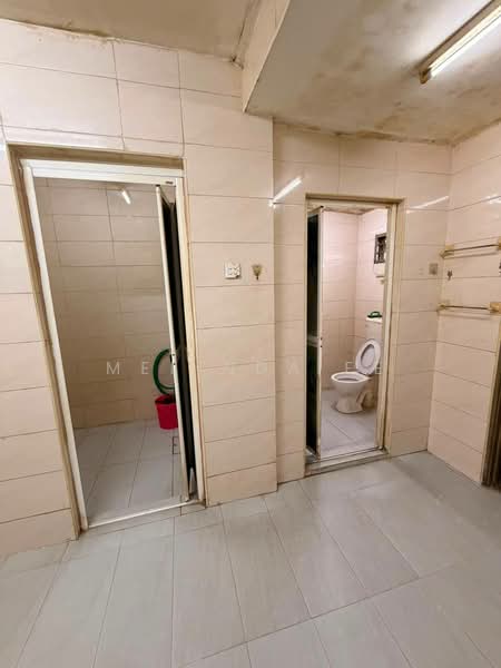 Rumah Teres 2-Tingkat untuk Dijual di Taman Desa Cemerlang (Ulu Tiram) - Melinda Ee - Bathroom - PropertyGuru.com.my