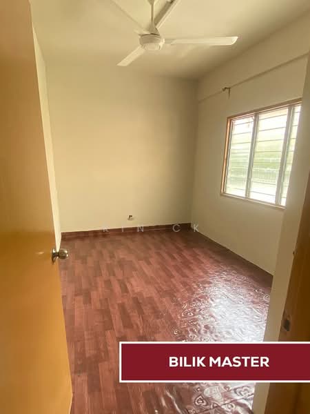 Rumah Flat untuk Disewa di Mutiara Magna - Kin CK - Master Bedroom - PropertyGuru.com.my
