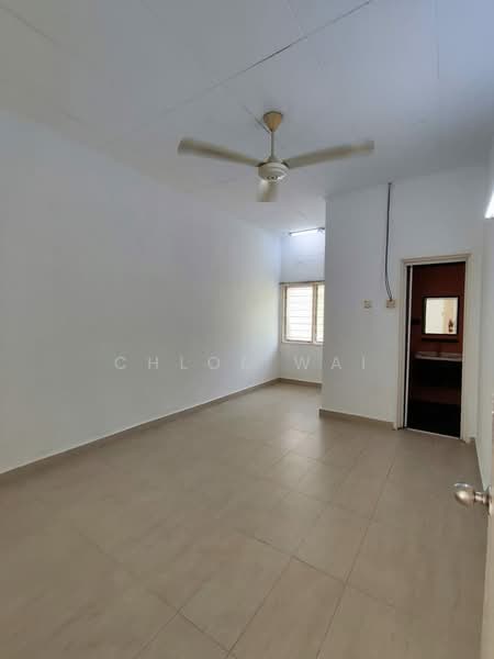 2-storey Terraced House for Sale in Bandar Kinrara Seksyen 1 (Bandar Kinrara) - Chloe Wai - Living Room - PropertyGuru.com.my