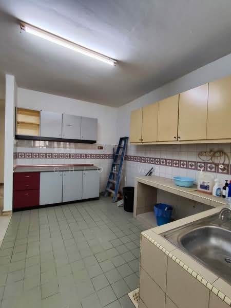 2-storey Terraced House for Sale in Bandar Kinrara Seksyen 1 (Bandar Kinrara) - Chloe Wai - Kitchen - PropertyGuru.com.my
