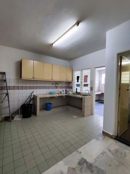 2-storey Terraced House for Sale in Bandar Kinrara Seksyen 1 (Bandar Kinrara) - Chloe Wai - Kitchen - PropertyGuru.com.my