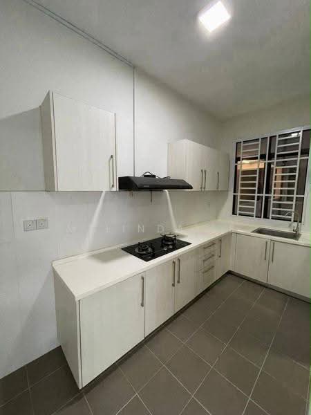 Kediaman Servis untuk Dijual di Jentayu Residensi @ Tampoi - Melinda Ee - Kitchen - PropertyGuru.com.my