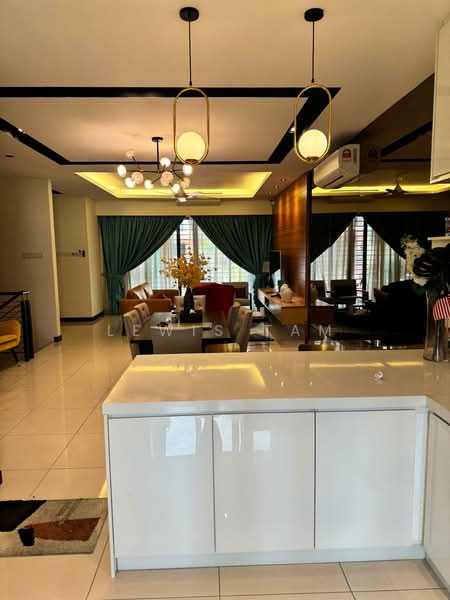 Rumah Teres 3-Tingkat untuk Dijual di Taman Taynton View (Cheras) - Lewis Tam - Living Room - PropertyGuru.com.my