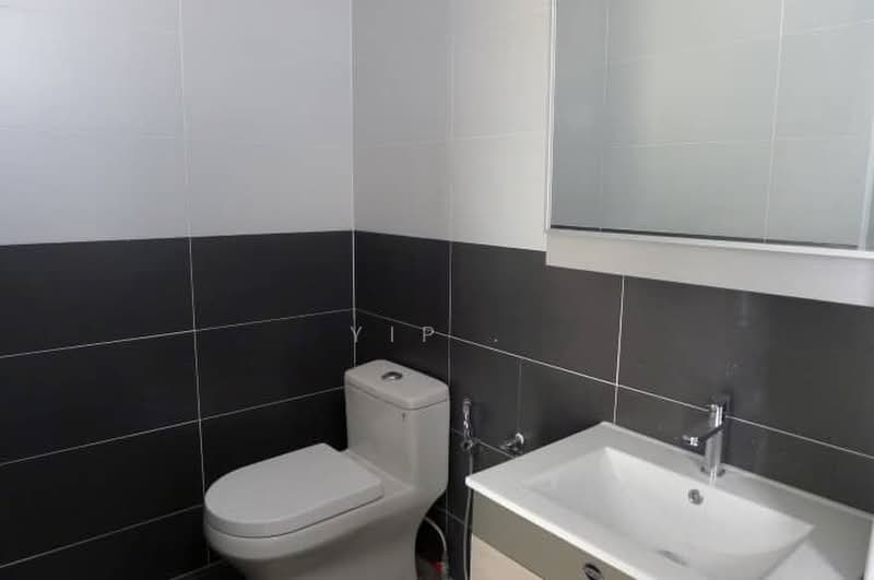 Cluster Factory for Rent in Taman Kempas Utama (Tebrau) - Yip . - Bathroom - PropertyGuru.com.my