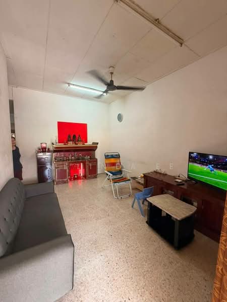 Rumah Teres 1-Tingkat untuk Dijual di Taman Rinting (Masai) - Melinda Ee - Living Room - PropertyGuru.com.my