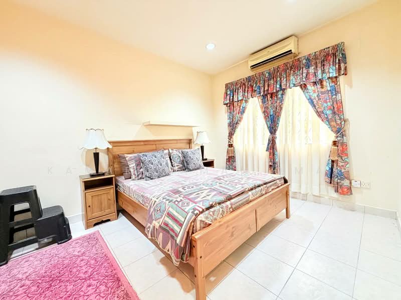 Semi-Detached House for Sale in Taman Bukit Mewah Fasa 9 (Kajang) - Kamaruzaman Omar - Bedroom - PropertyGuru.com.my