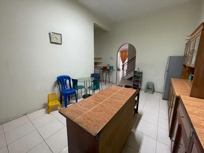 Rumah Berkembar untuk Dijual di Taman Sri Mentaloon (Alor Merah) - Abdul Muhaimin - Kitchen - PropertyGuru.com.my
