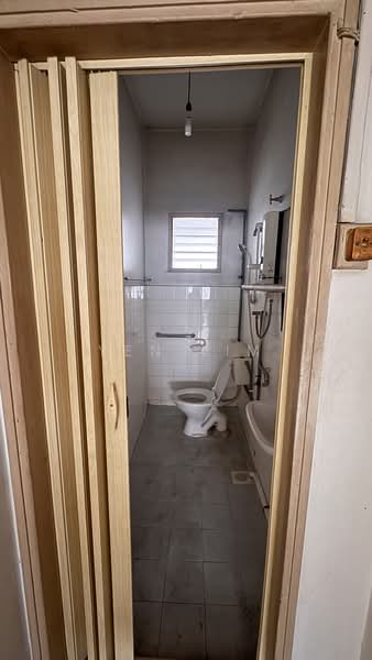 2-storey Terraced House for Sale in Jalan Klang Lama (Old Klang Road) (Kuala Lumpur) - Yen Lim - Bathroom - PropertyGuru.com.my