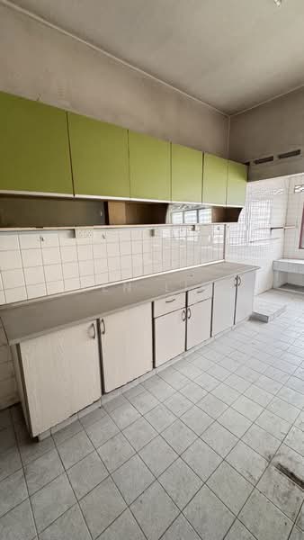 2-storey Terraced House for Sale in Jalan Klang Lama (Old Klang Road) (Kuala Lumpur) - Yen Lim - Kitchen - PropertyGuru.com.my