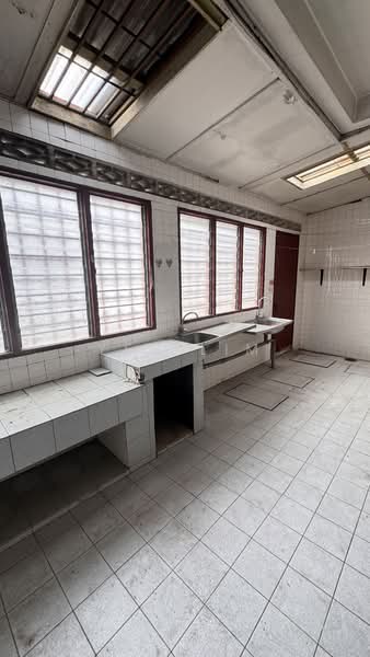2-storey Terraced House for Sale in Jalan Klang Lama (Old Klang Road) (Kuala Lumpur) - Yen Lim - Kitchen - PropertyGuru.com.my