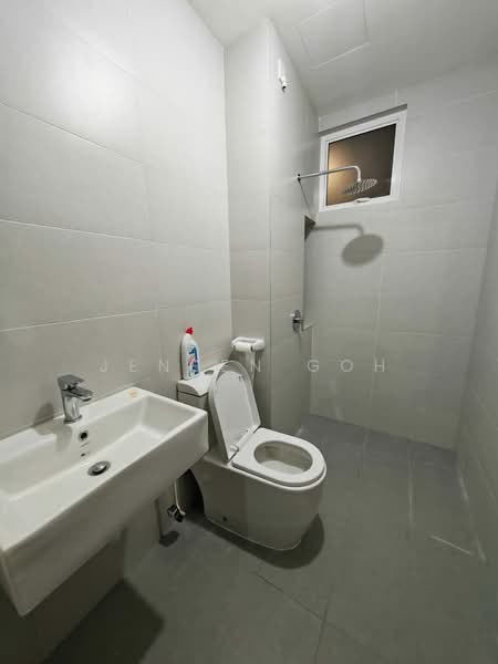 Service Residence for Sale at TRELLIS RESIDENCES - Jensen Goh - Bathroom - PropertyGuru.com.my