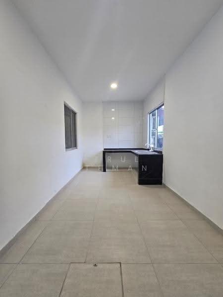 Rumah Teres 1-Tingkat untuk Dijual di Taman Desa Rhu (Sikamat) - Azrul Othman - Kitchen - PropertyGuru.com.my
