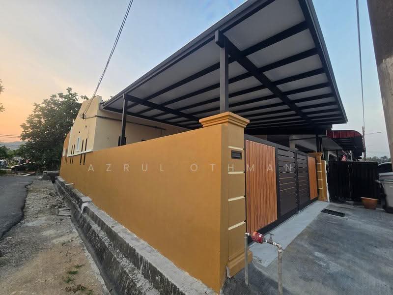 1-storey Terraced House for Sale in Taman Desa Rhu (Sikamat) - Azrul Othman - Exterior - PropertyGuru.com.my