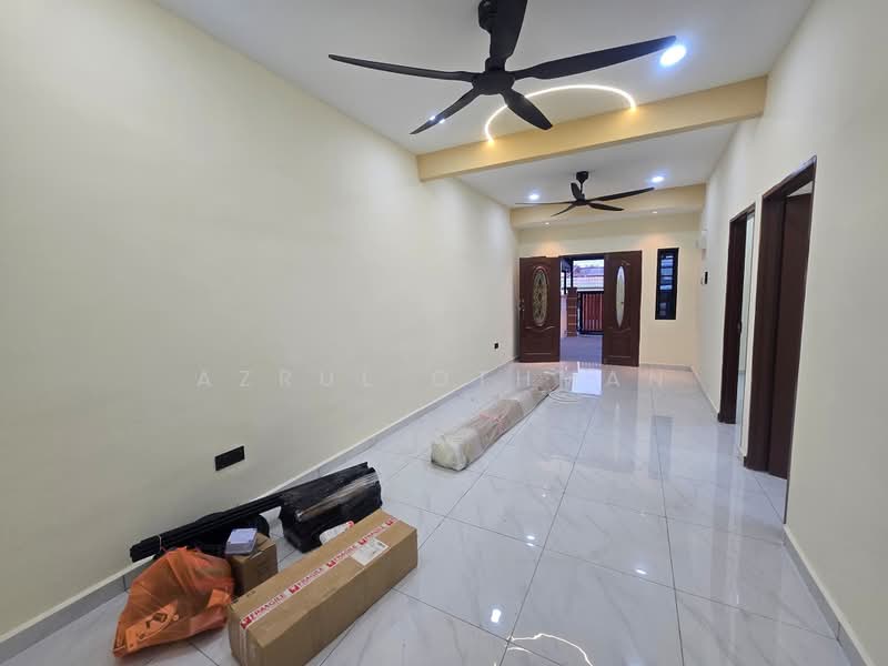 1-storey Terraced House for Sale in Taman Desa Rhu (Sikamat) - Azrul Othman - Living Room - PropertyGuru.com.my