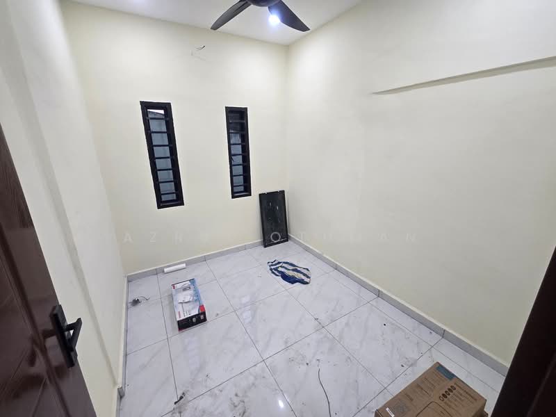 1-storey Terraced House for Sale in Taman Desa Rhu (Sikamat) - Azrul Othman - Interior - PropertyGuru.com.my