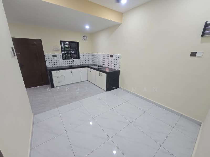1-storey Terraced House for Sale in Taman Desa Rhu (Sikamat) - Azrul Othman - Kitchen - PropertyGuru.com.my