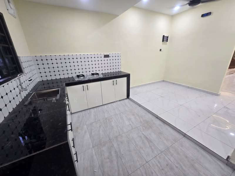 1-storey Terraced House for Sale in Taman Desa Rhu (Sikamat) - Azrul Othman - Kitchen - PropertyGuru.com.my