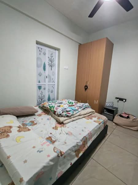 Service Residence for Sale at D'Secret Garden (Pangsapuri Kempas Indah) - Gwen Lim - Bedroom - PropertyGuru.com.my