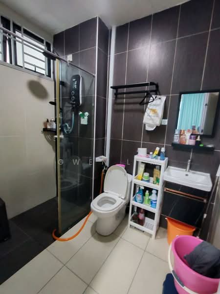 Service Residence for Sale at D'Secret Garden (Pangsapuri Kempas Indah) - Gwen Lim - Bathroom - PropertyGuru.com.my