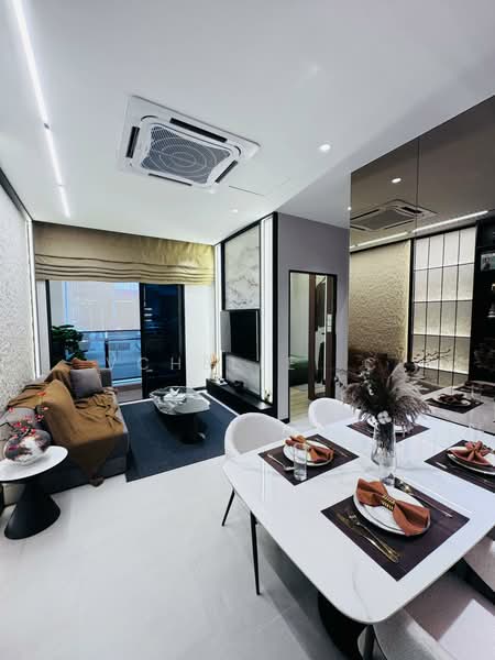 Kediaman Servis untuk Dijual di Residensi Maxim Pelangi (The Address, Johor Bahru) - Vchelle. C - Living Room - PropertyGuru.com.my