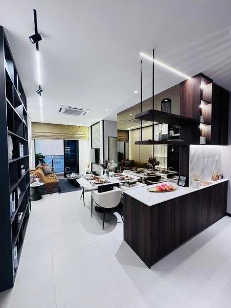 Kediaman Servis untuk Dijual di Residensi Maxim Pelangi (The Address, Johor Bahru) - Vchelle. C - Living Room - PropertyGuru.com.my