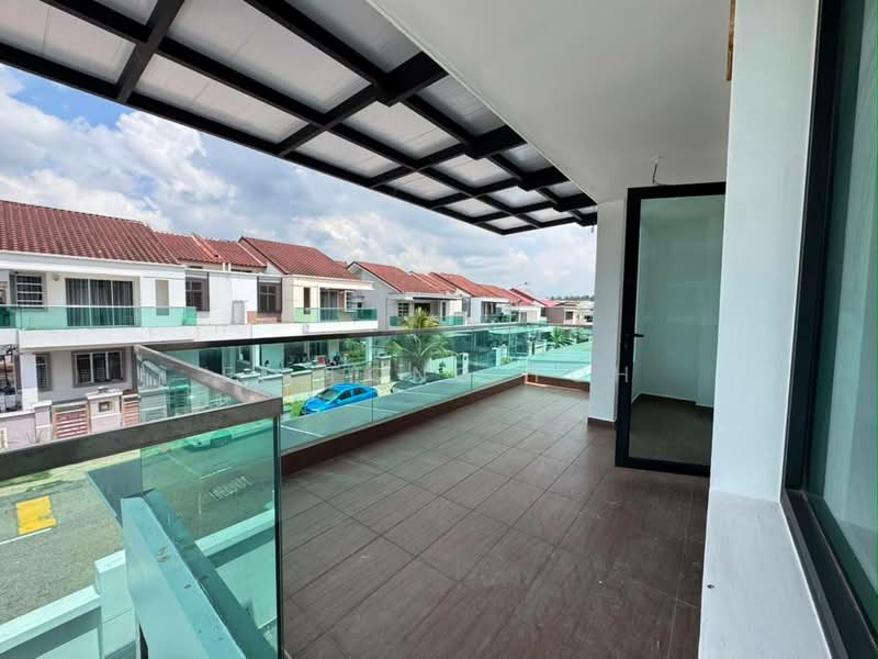 Semi-Detached House for Sale in Kempas Utama (Tebrau) - Ee Fong Toh - Balcony - PropertyGuru.com.my
