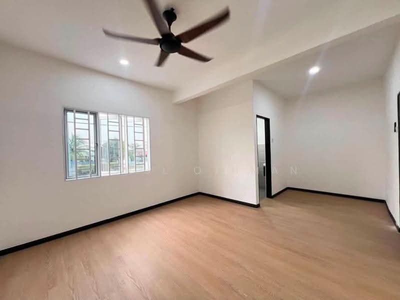 3-storey Terraced House for Sale in Bandar Seremban Selatan (Seremban) - Azrul Othman - Living Room - PropertyGuru.com.my