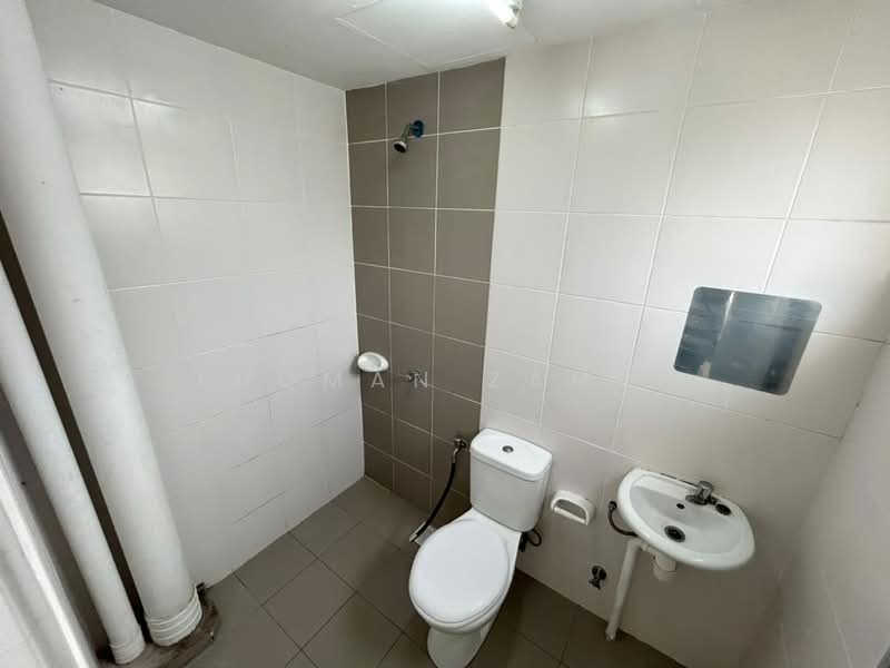 Apartment for Sale at De Cendana - Luqman Zamri - Bathroom - PropertyGuru.com.my