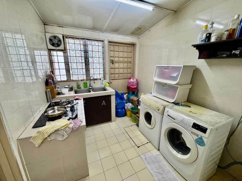 1-storey Terraced House for Sale in Bandar Baru Sri Petaling (Sri Petaling) - Aziz Abdullah - Kitchen - PropertyGuru.com.my