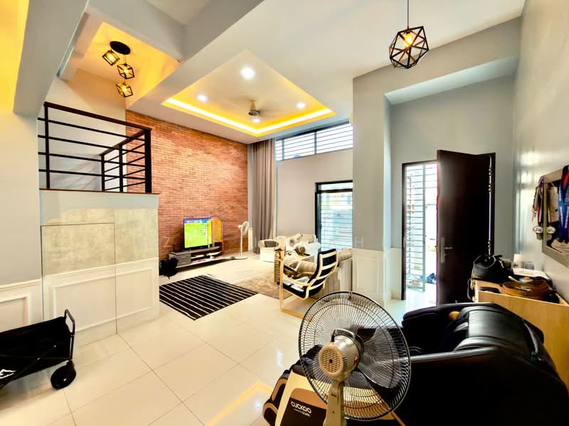 Rumah Teres 2.5-Tingkat untuk Dijual di Taman TTDI Grove (Kajang) - Azli Ibrahim - Living Room - PropertyGuru.com.my