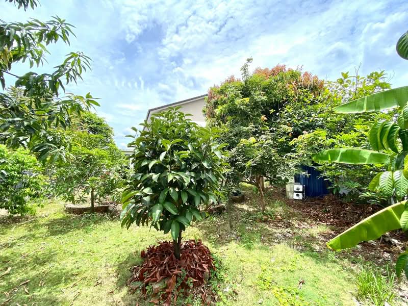 2-storey Terraced House for Sale in Telok Panglima Garang (Selangor) - Kamaruzaman Omar - Garden - PropertyGuru.com.my