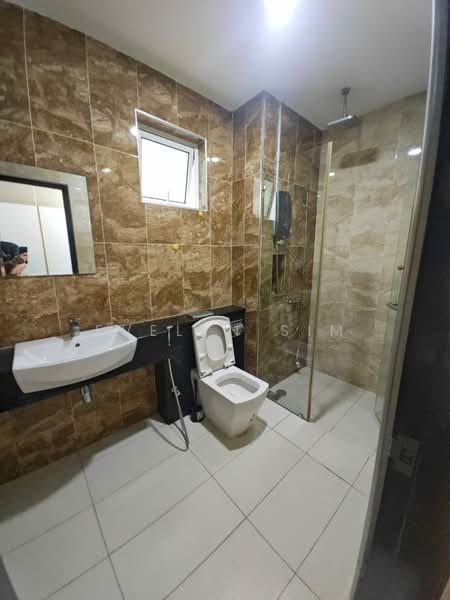 Kediaman Servis untuk Disewa di Paragon Residences @ Straits View - Evelyn Sim - Bathroom - PropertyGuru.com.my