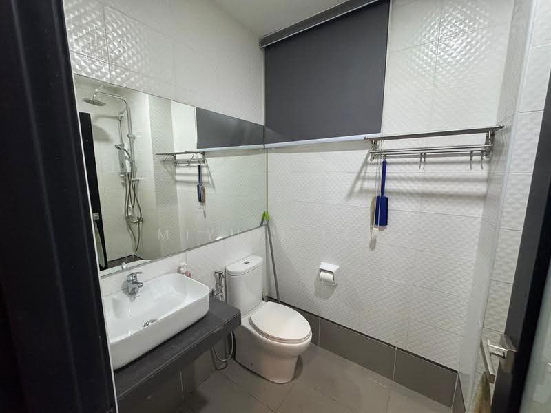 Service Residence for Sale at Seasons Amara Larkin - Miyuki Lee - Bathroom - PropertyGuru.com.my