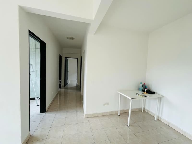 Apartment for Sale at Pangsapuri Carlina - Zul Hasif - Corridor - PropertyGuru.com.my