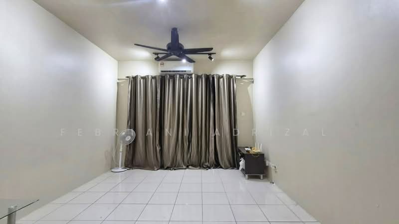 Pangsapuri untuk Dijual di Puncak Hijauan - Febriani Adrizal - Living Room - PropertyGuru.com.my