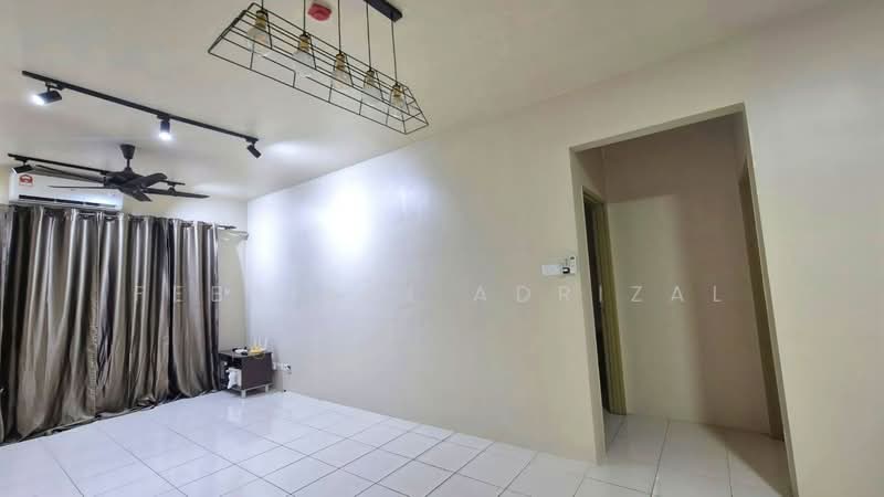 Pangsapuri untuk Dijual di Puncak Hijauan - Febriani Adrizal - Living Room - PropertyGuru.com.my