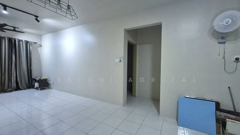 Pangsapuri untuk Dijual di Puncak Hijauan - Febriani Adrizal - Living Room - PropertyGuru.com.my