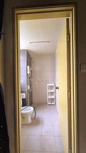 Pangsapuri untuk Dijual di Puncak Hijauan - Febriani Adrizal - Bathroom - PropertyGuru.com.my