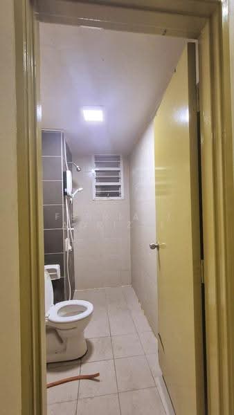 Pangsapuri untuk Dijual di Puncak Hijauan - Febriani Adrizal - Bathroom - PropertyGuru.com.my